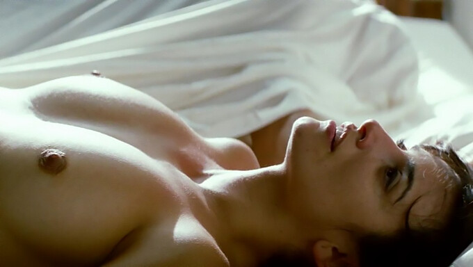 Celebrity Sex Scene With Penelope Cruz: A Tantalizing Display Of Her Natural Beauty