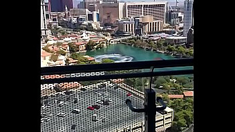 Vegas Schöne Fette Weiber Bekommt Kehlenfick Von Einem Vermummten Fremden Beim Cosmo