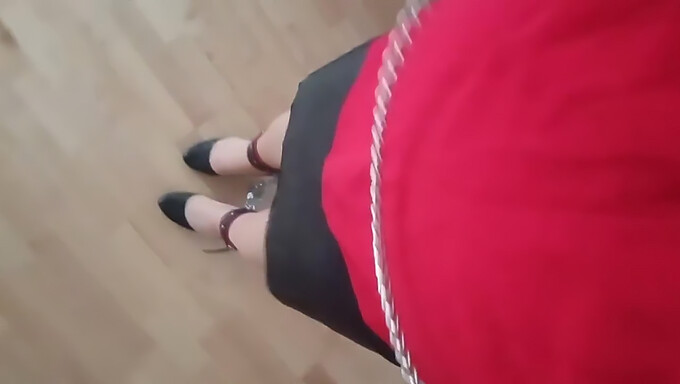 Sissy Lider Förnedring I Bdsm-Outfit