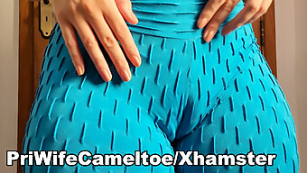 Amatérská Manželka Ukazuje Svůj Zadek A Cameltoe V Cvičebních Kalhotách