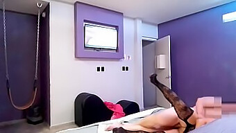 Exhibitionist Puta Gets Cachados In Motel Room