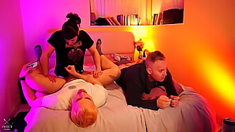 Le Femdom Prendono Il Controllo Dei Ragazzi Gamer Con Gli Strap-On