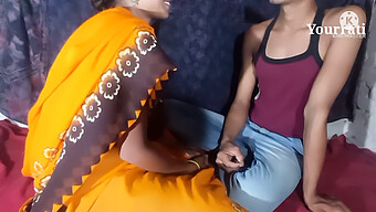 Une Femme De Ménage Indienne S'Engage Dans Une Activité Sexuelle Avec Son Employeur Après Avoir Échoué À Terminer Ses Tâches, Avec Un Audio Hindi Explicite.