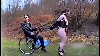 Lesbisches Bdsm Training Für Ponygirlsklavinnen