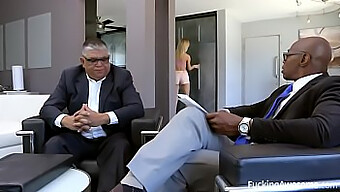 L'Intenso Incontro Interrazziale Di Tiffany Watson Con Un Grosso Cazzo Nero