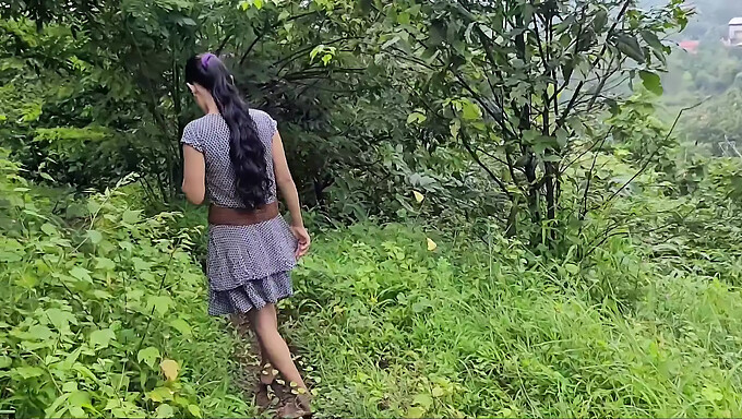 Young Seductress Enjoys Brutal Sex In The Great Outdoors