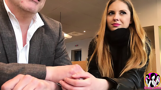 Rebecca Volpetti Njuter Av En Grov Dubbel Penetration I En Het Video