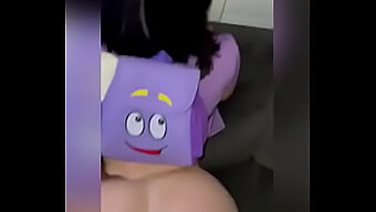 O Charme Latino De Dora Em Ação!