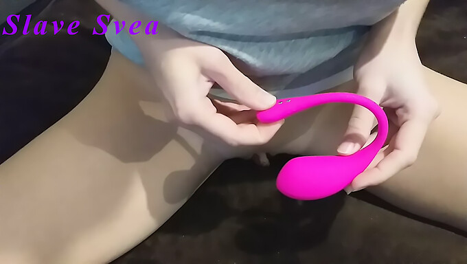 Cô Gái 18 Tuổi Chật Hẹp Trải Nghiệm Nhiều Cực Khoái Trong Video Softcore