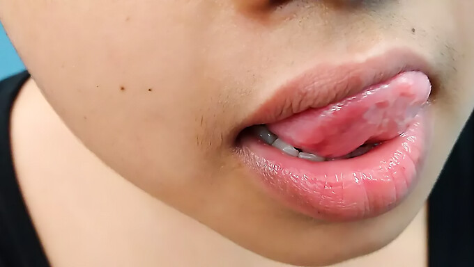 جمال هندي Amrita'S Seductive Lip Job