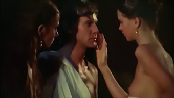 Rétro Et Classique: Regarder Teresa Ann Savoy À Caligula