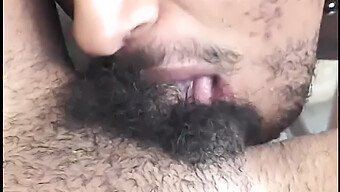 Uma Mulher Negra Seduz Seu Instrutor Com Sexo Oral E Facial.